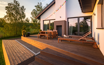 Terrasse en bois par Rénov'Immo à Calais